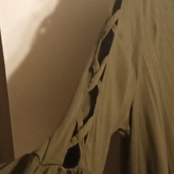 a.n.a. Dark Olive Green Blouse Size XL - Picture 3 of 6